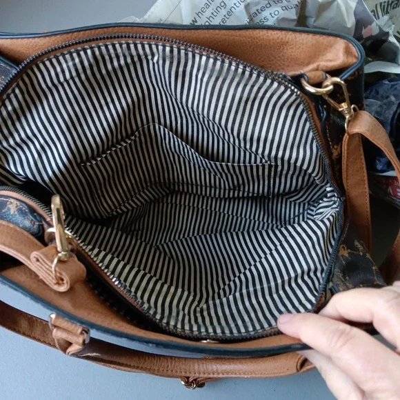 Beverly Hills Polo Crossbody Handbag‎ Brown Tan Faux Leather Preppy Countryside - Picture 10 of 15